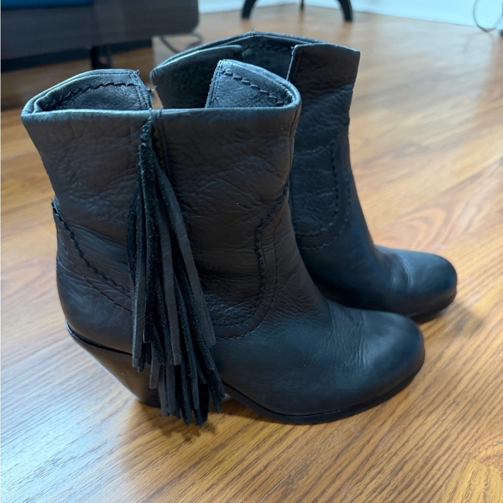 Sam Edelman Louie black leather fringe ankle boots size 5